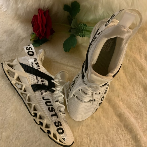 AMAZON - Black/white Just So So Running shoes. Sz 8 - Picture 7 of 7